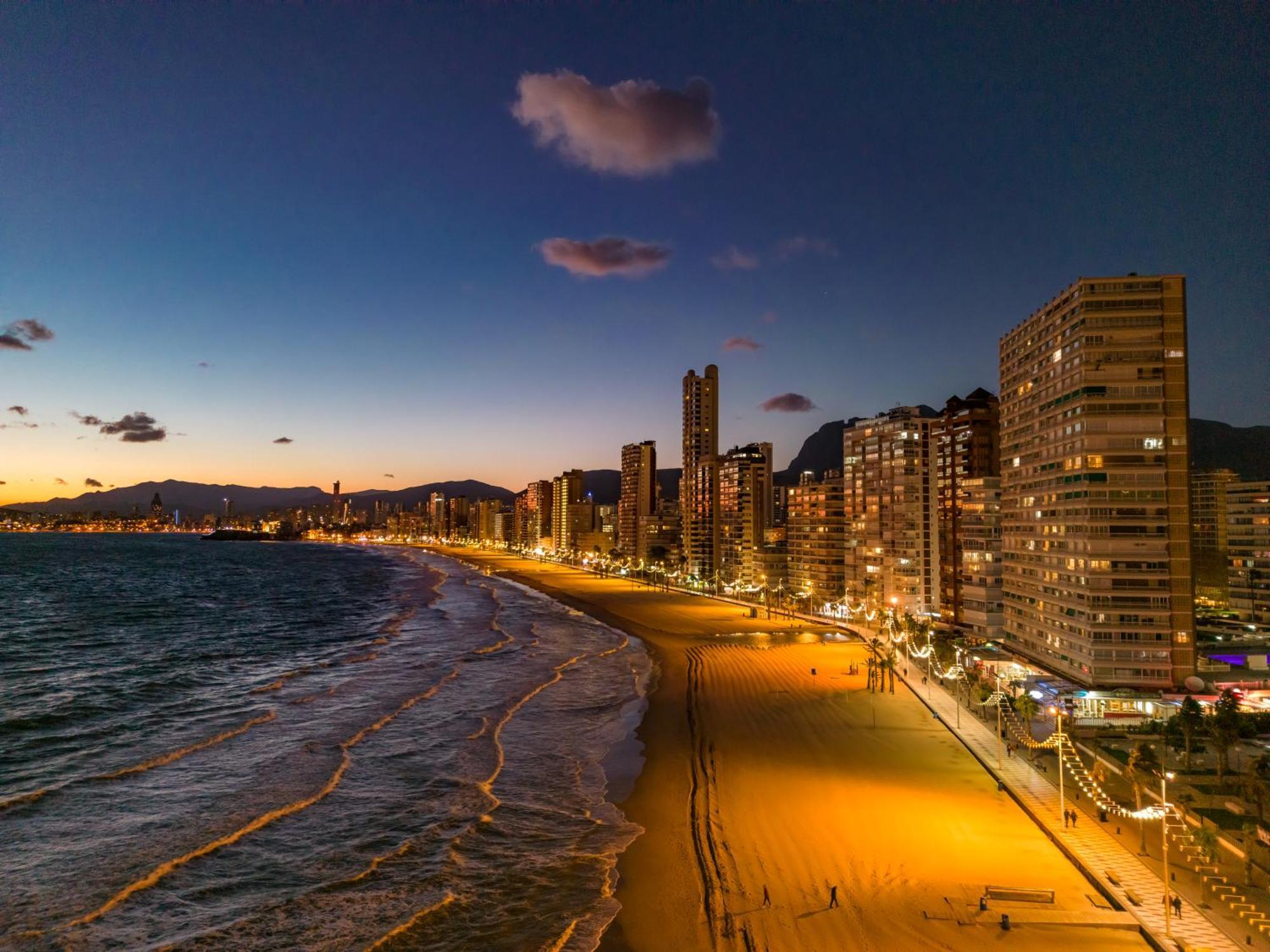 Three Bedrooms Apart In Benidorm Near Beach And Strip Esterno foto